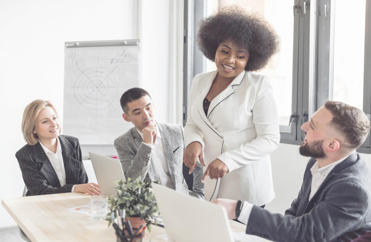 Análisis financiero profesional para adquisición de empresas